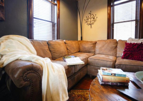 FlatIron Suite 201 - Two bedroom apartment with balconies